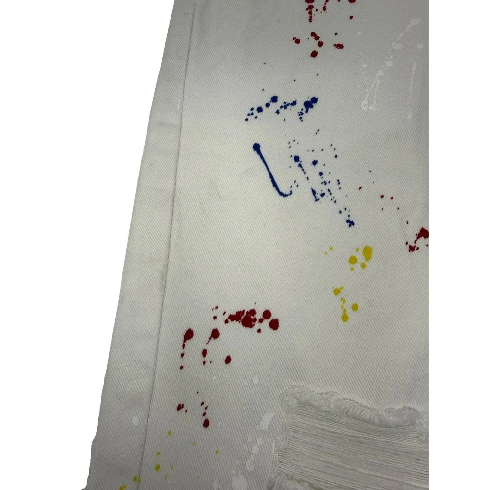 NWT Size 30 Men's Jeanius Akademiks Shorts White Denim Paint Splattered